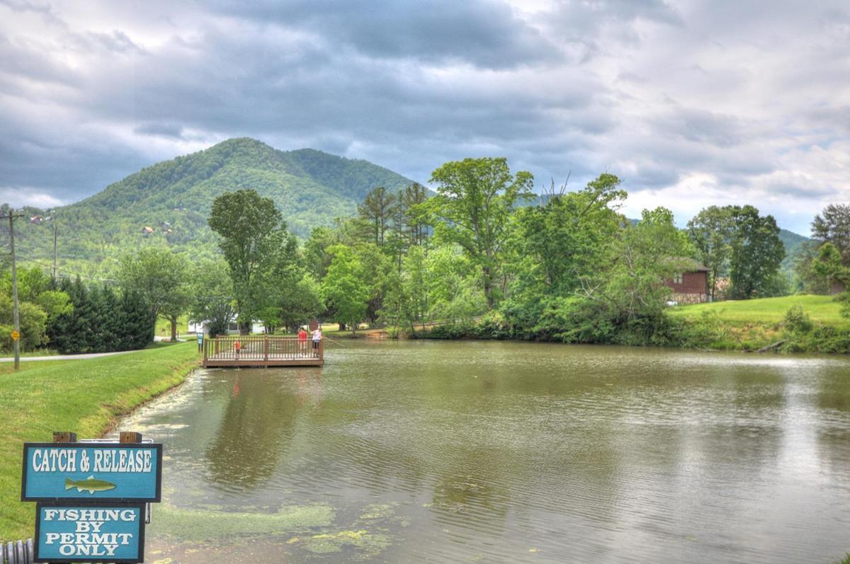 Bears Valley Inn: Attraction-Adjacent with Private Pool Club Sevierville Exterior photo
